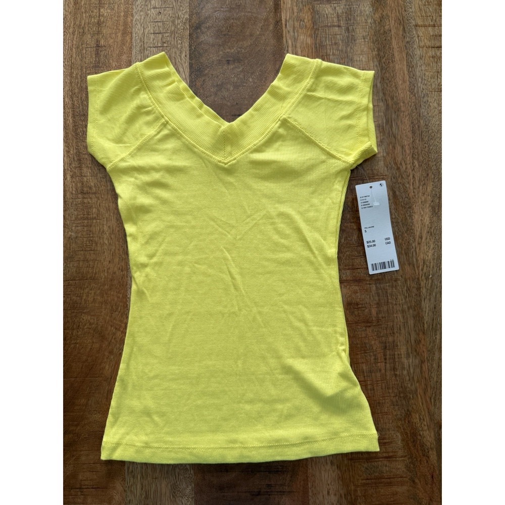 NWT BDG Urban Outfitters Shannen Ribbed V Neck Top Yellow Size S $25
